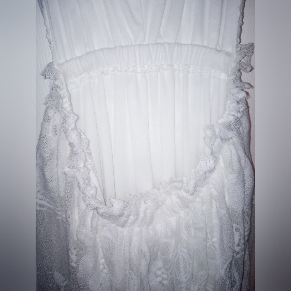 Backless white dress - Picture 5 of 9